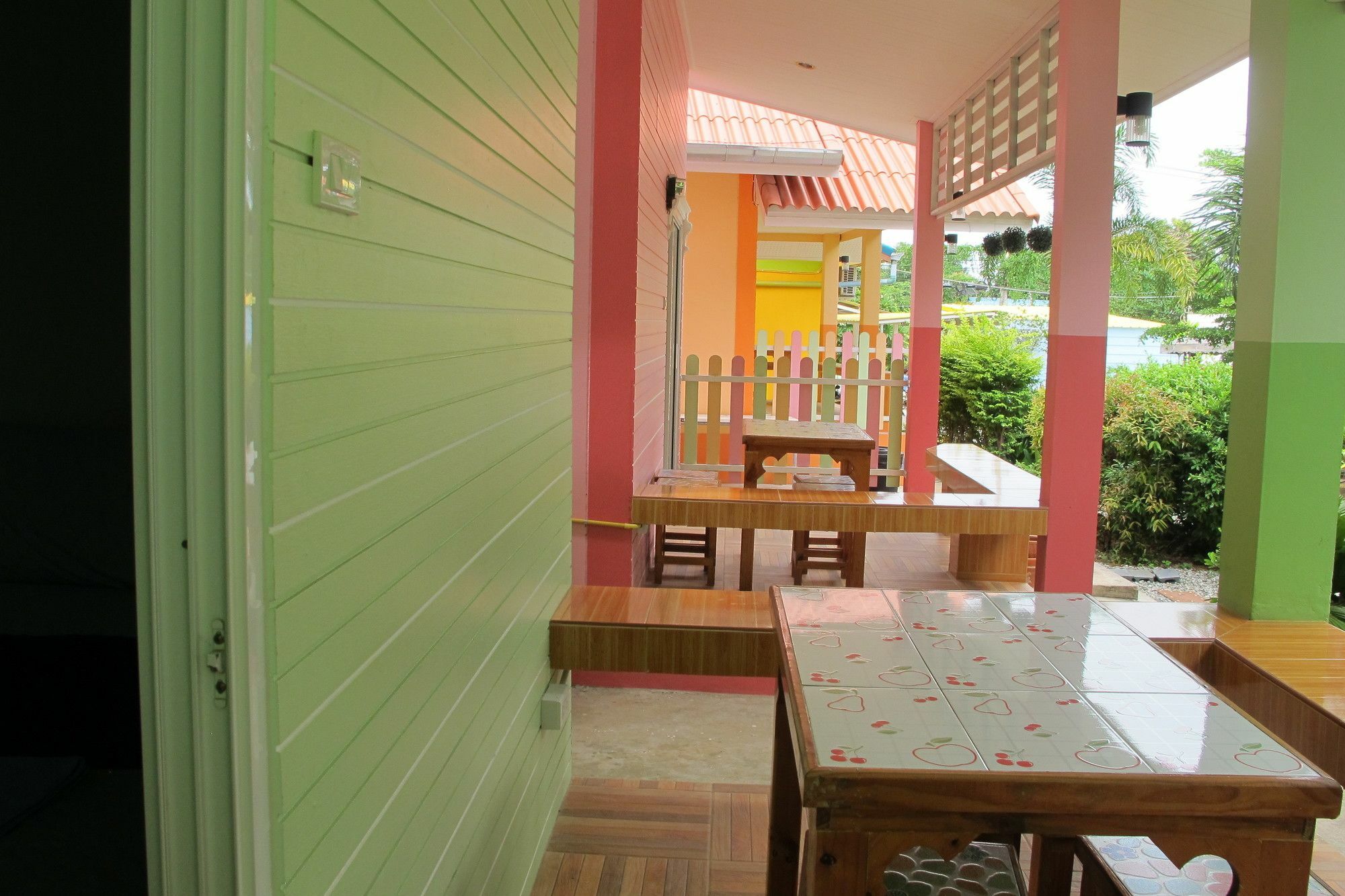 Thippawan Bungalow Koh Si Chang Eksteriør billede