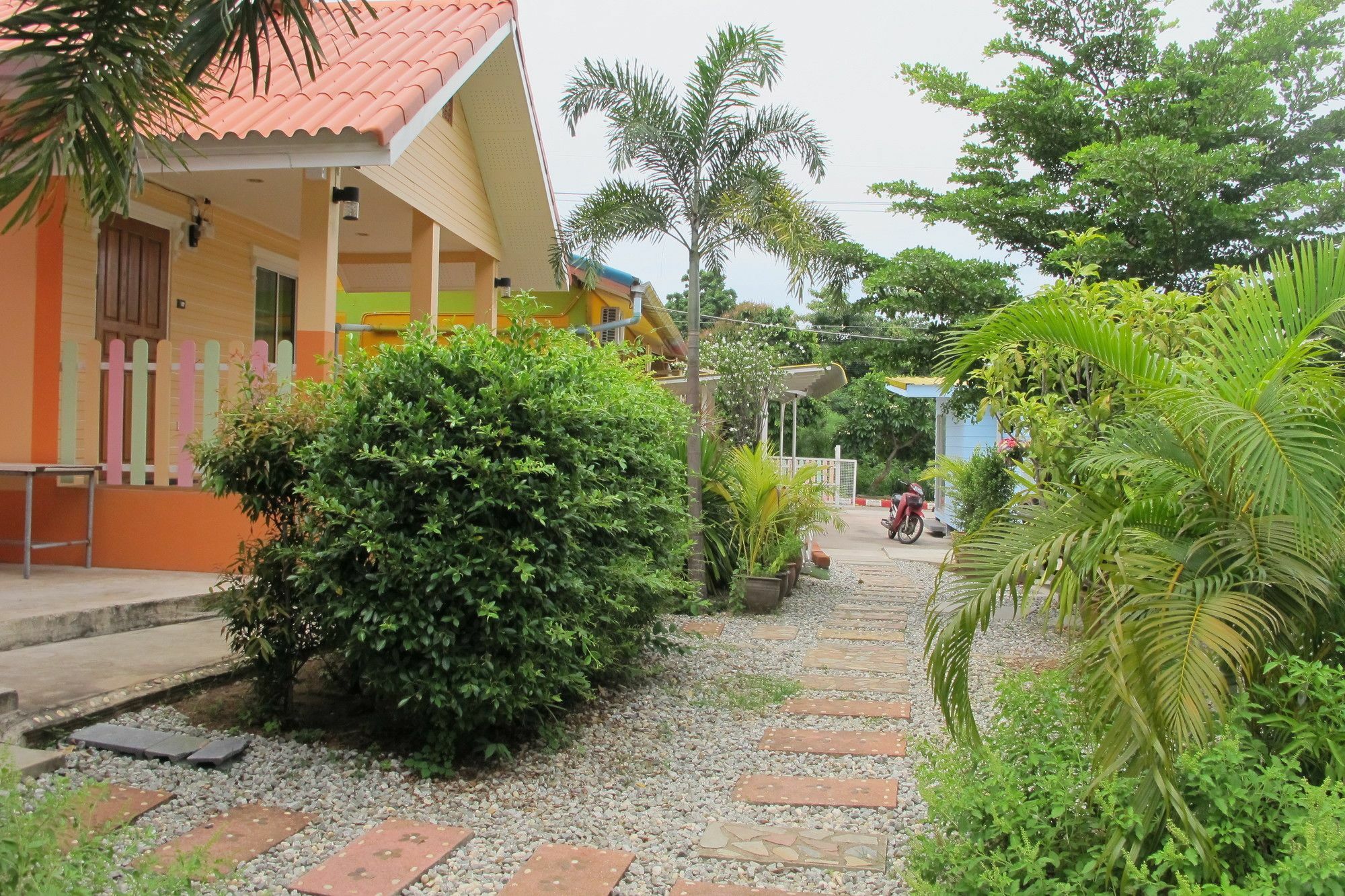 Thippawan Bungalow Koh Si Chang Eksteriør billede