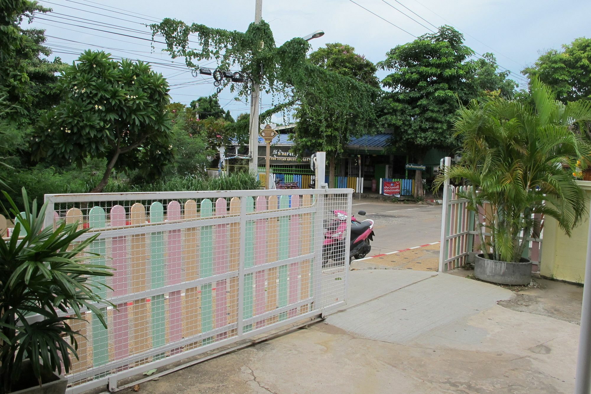 Thippawan Bungalow Koh Si Chang Eksteriør billede