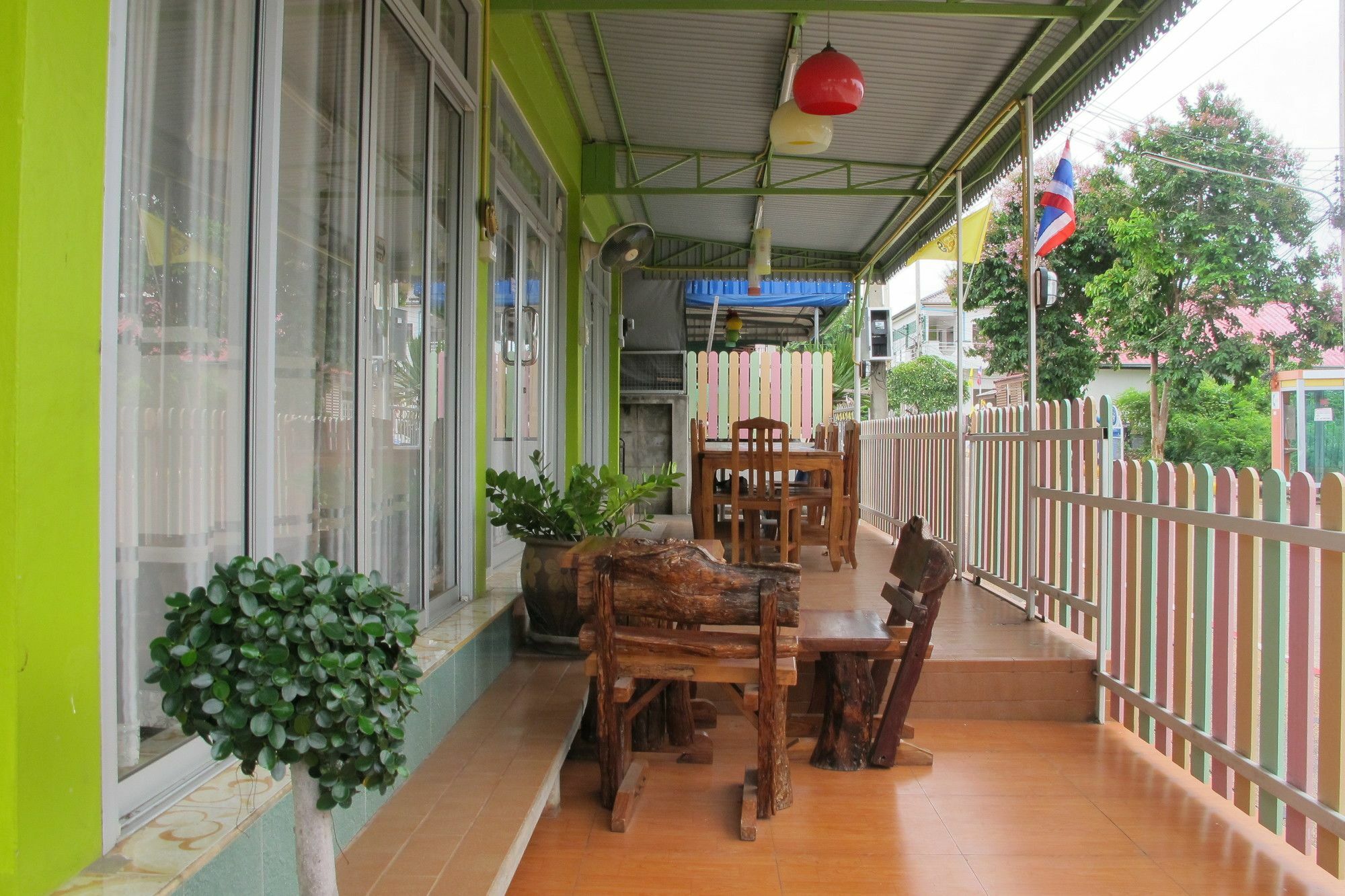 Thippawan Bungalow Koh Si Chang Eksteriør billede