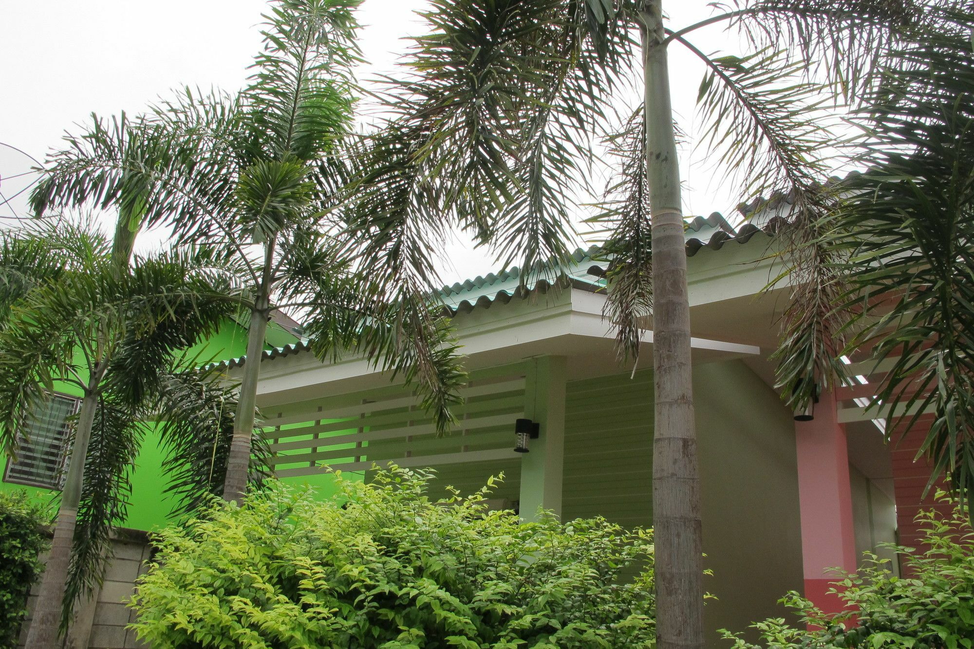 Thippawan Bungalow Koh Si Chang Eksteriør billede