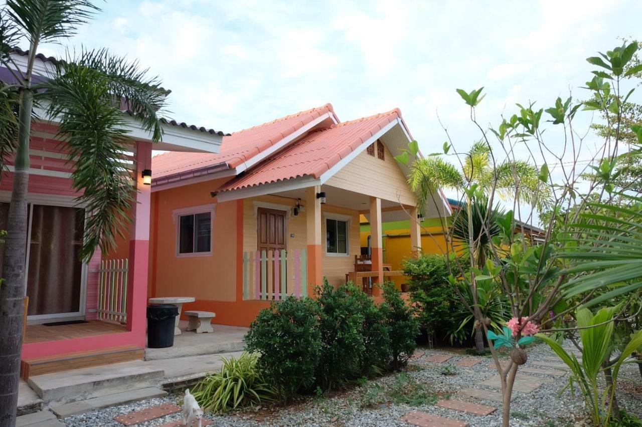 Thippawan Bungalow Koh Si Chang Eksteriør billede