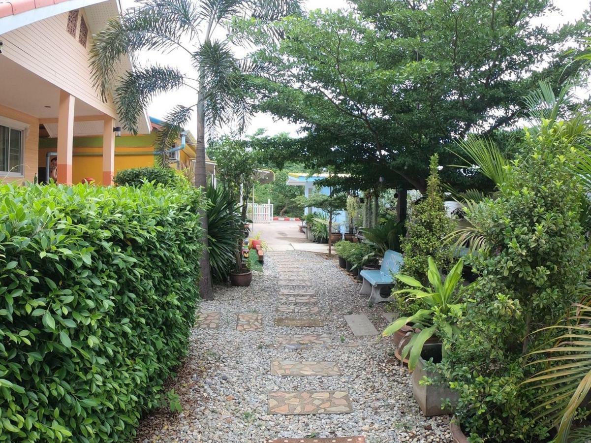 Thippawan Bungalow Koh Si Chang Eksteriør billede
