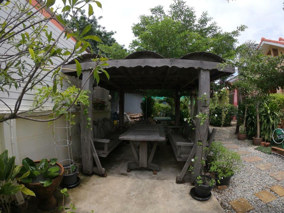 Thippawan Bungalow Koh Si Chang Eksteriør billede
