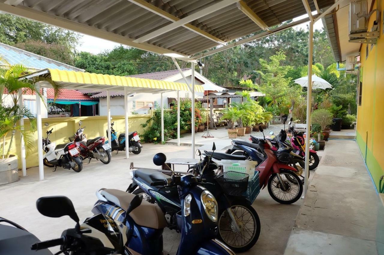 Thippawan Bungalow Koh Si Chang Eksteriør billede